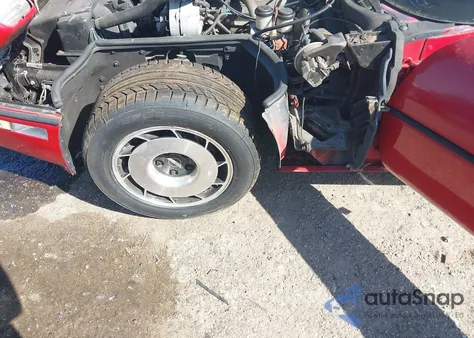 1984 Chevrolet Corvette из США, поврежденный, VIN LOT-1-44579218